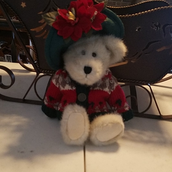 Boyd bear 7 1/4" sitting